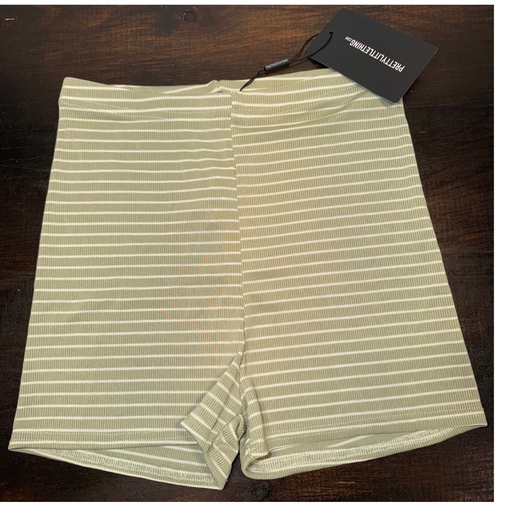 PrettyLittleThing Sage Green Striped Ribbed Cycle Shorts Womens Size 6 NEW‎